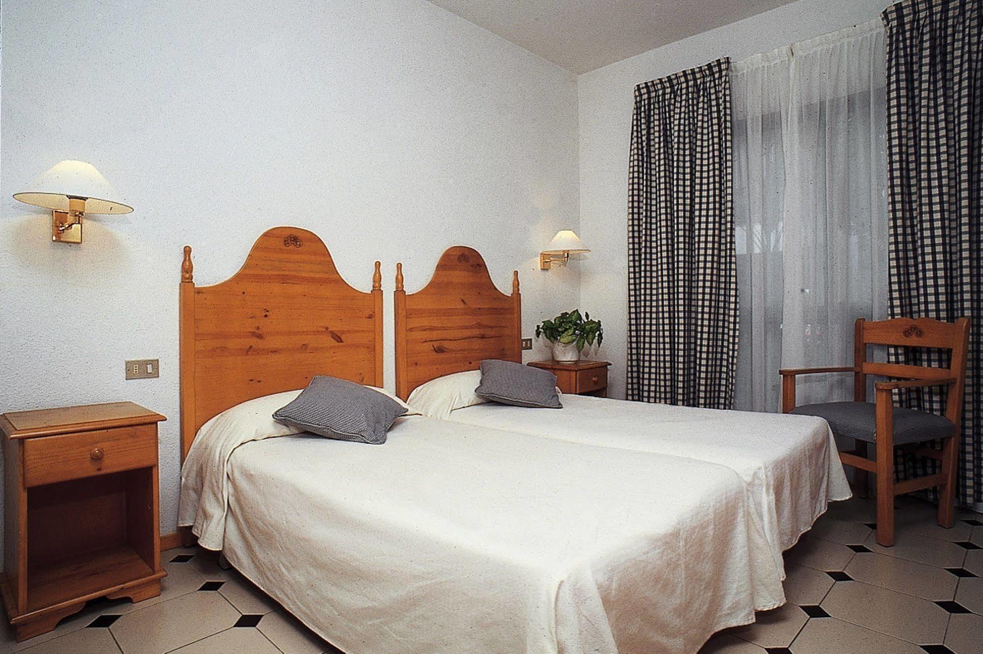 Apartamentos Hg Cristian Sur Los Cristianos  Bilik gambar